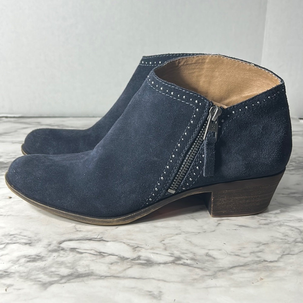 Lucky Brand navy suede leather studded low heel ankle boot bootie size 9.5,9 1/2
